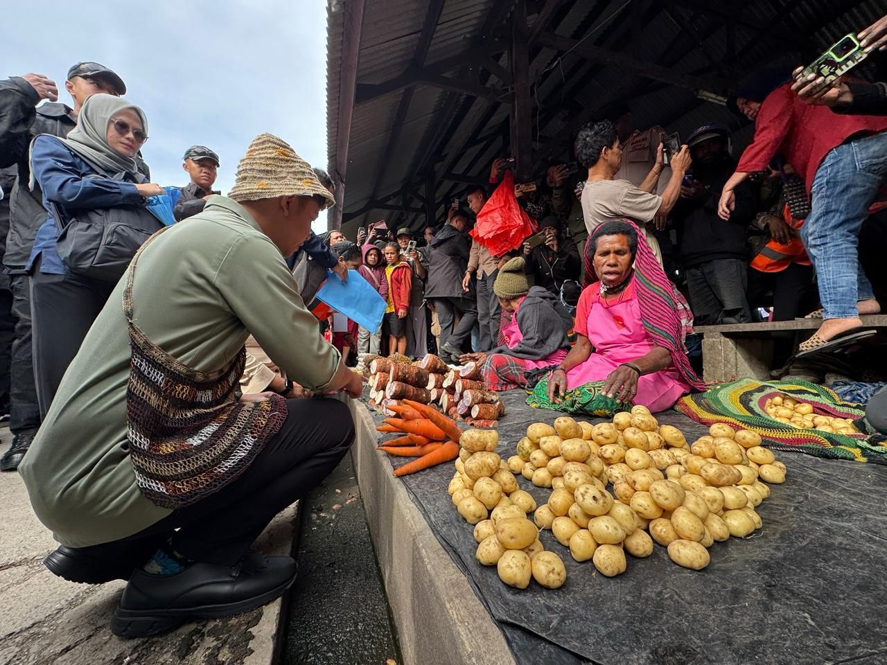 260120-nasional-wapres pasar potikelek