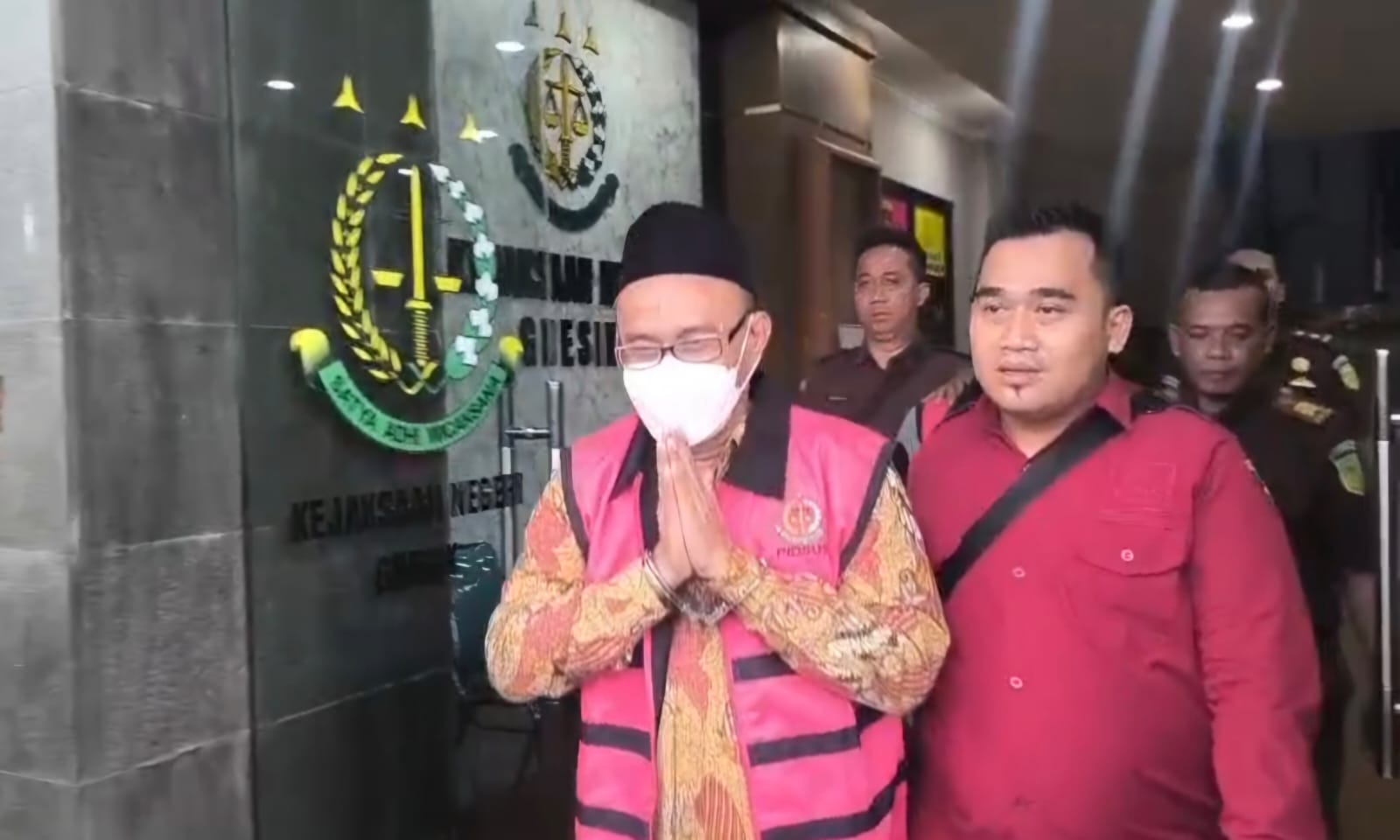 260211 jatim gresik korupsi al ibrahimi